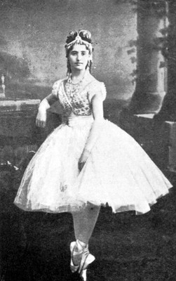 Джузеппина Боццакки в роли Сванильды в балете «Коппелия». Париж, 1870 год.