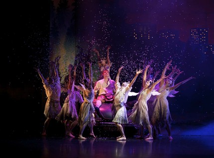 Шотландский балет / Scottish Ballet. Сцена из балета Мэтью Боурна «Шотландский перепляс», автор — Andy Ross
