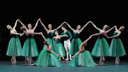 Сцена из балета «Изумруды». Фото ИТАР-ТАСС