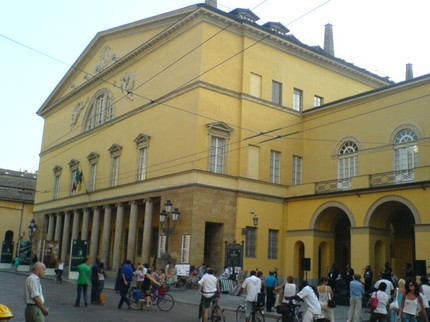 Королевский оперный театр Пармы (Teatro Regio di Parma)