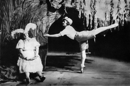 Дачница — Евгения Лопухова, Классическая танцовщица — Фея Балабина. Малый оперный театр, 1935