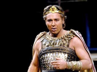 Освистанный тенор отсудит у «Ла Скала» право петь