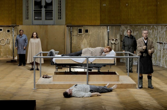 Самоустранение от бессмысленности