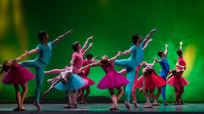 Бразильский карнавал или северное сияние?