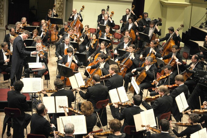 О единстве целей и противоположности результатов