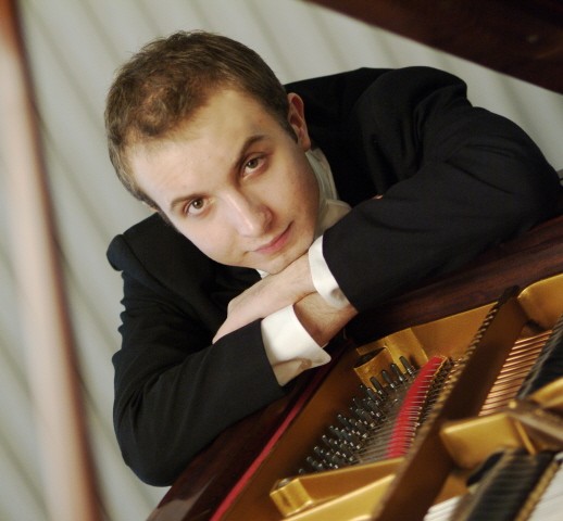 Александр Гаврилюк — пианист-праздник