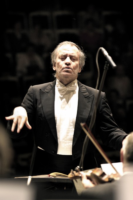 По долинам и по взгорьям…