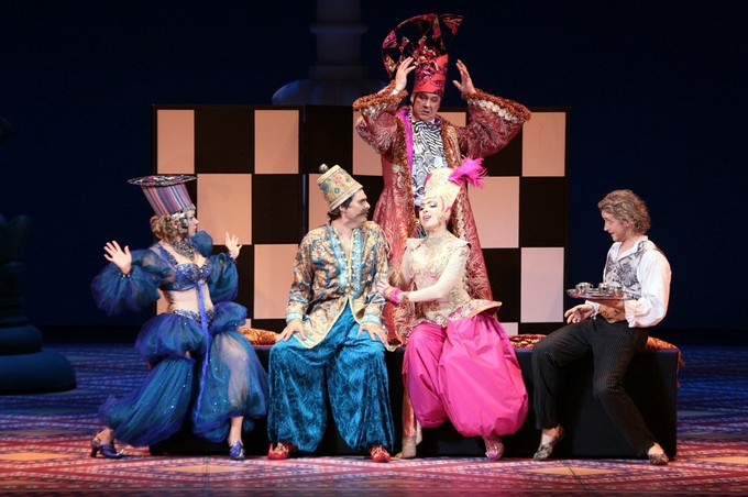 Премьера сюрпризов