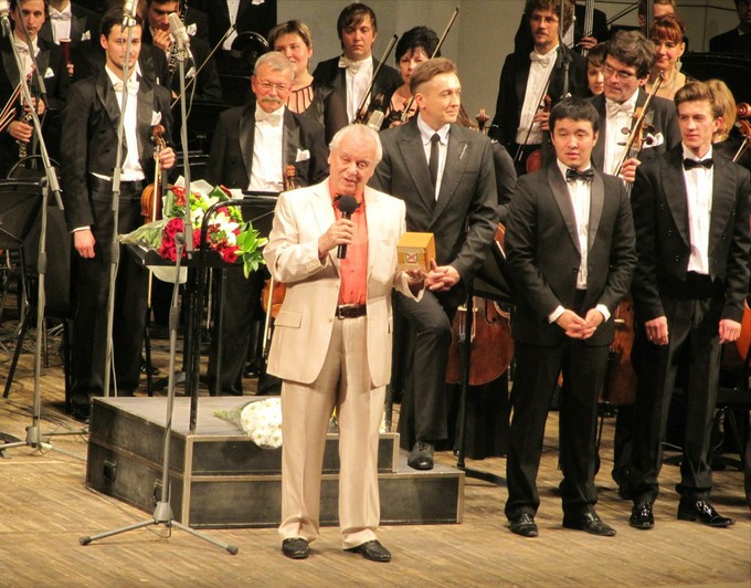 Двенадцать дирижёров