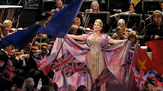 Прощание с ВВС Proms по-американски и скандалы… по-английски