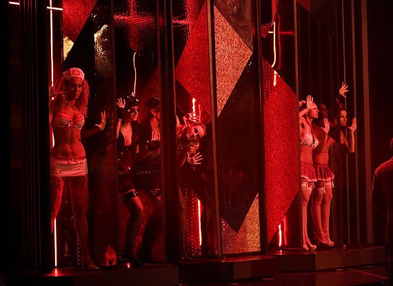 Проститутки на «Бале-маскараде» Бертмана