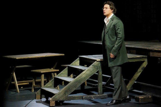 Идущий по рельсе