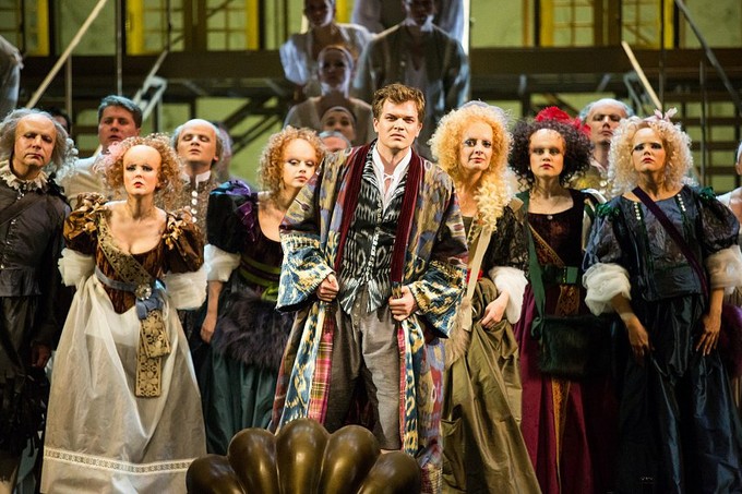 Многослойная лаконичность