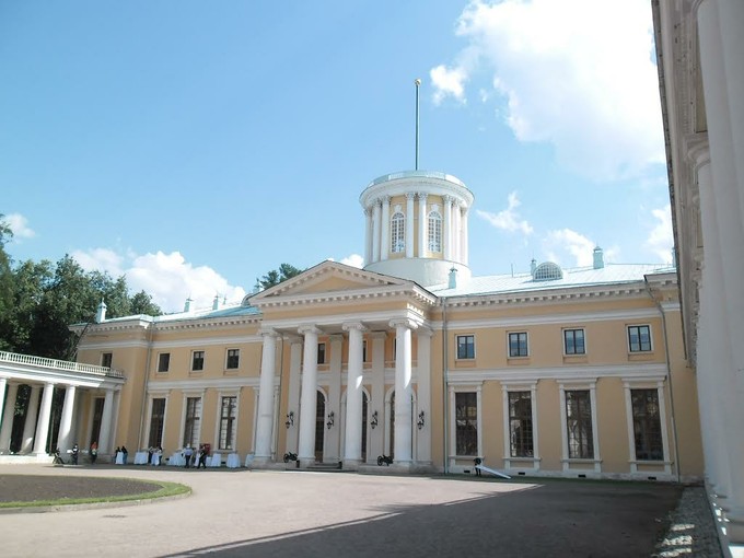 «Шедевры барокко» в интерьере классицизма