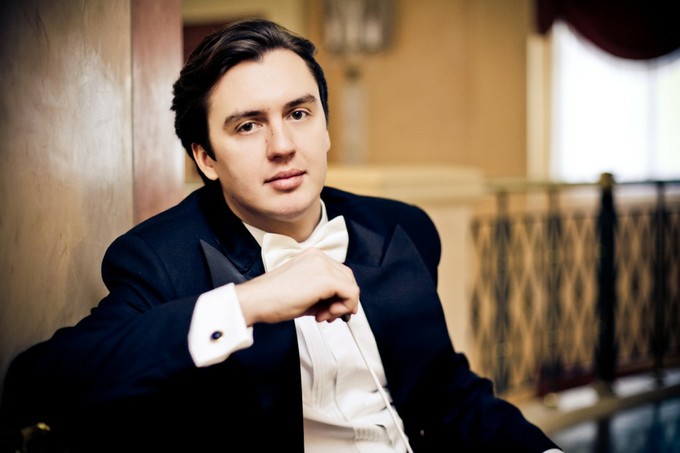 Интервью с дирижёром Денисом Власенко