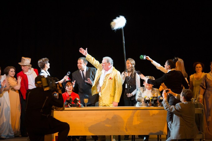 Кровавая драма в закулисье