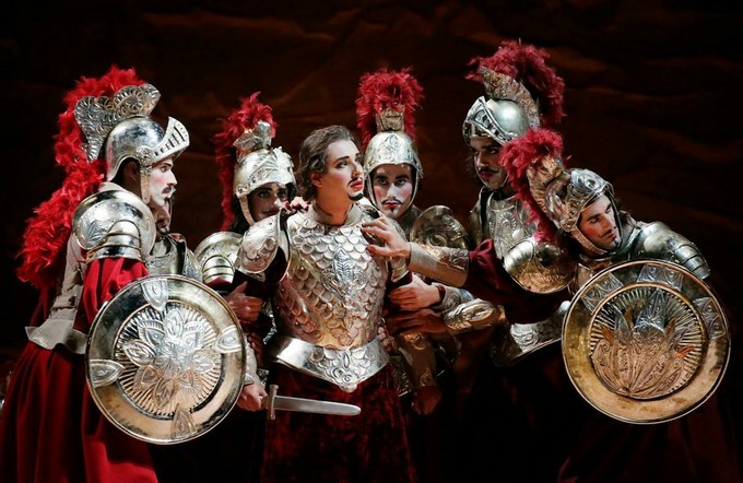 Солдатики и кукла Барби, ширмочки и козочки…