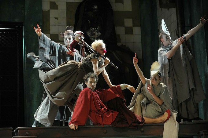 Межгалактическая премьера