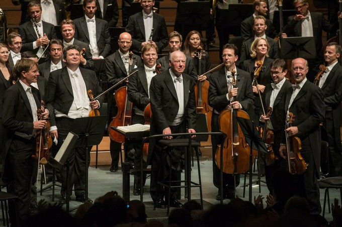 Металл звенел