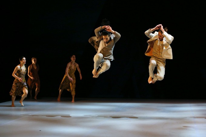 Спектакль «Сейчас» Каролин Карлсон показали в Москве