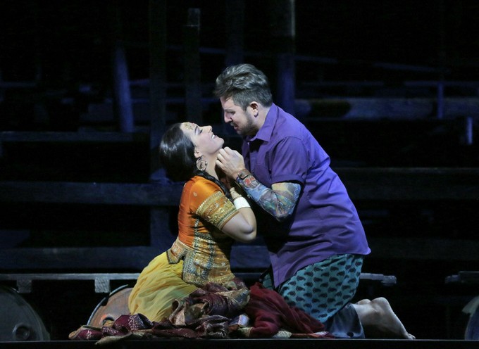 Жемчуг состарился, бельканто не выловлено…