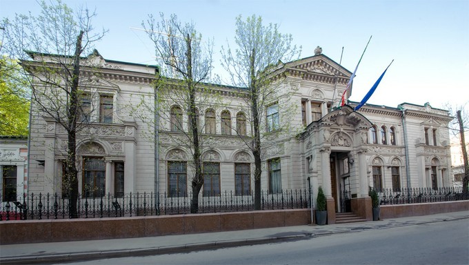 Романс Надира под сводами особняка Берга…