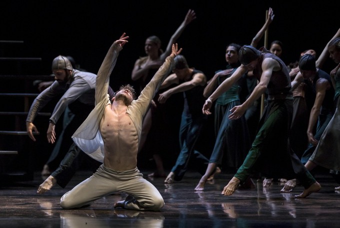 Балет «Тристан и Изольда: Поприветствуй за меня мир!» в парижском театре Шайо