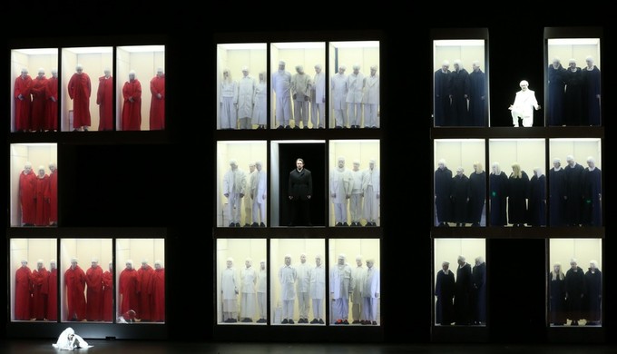 Инсталляция «Саломеи» в Мариинском театре