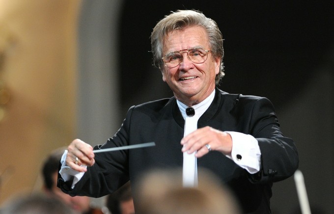 О богах и вокалистах