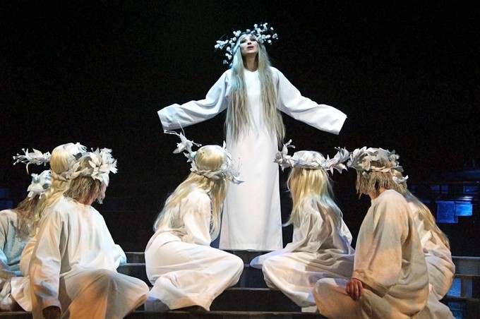 В некотором царстве, в мертвом государстве