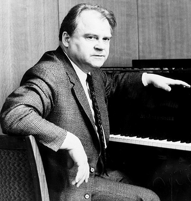 Тихон Хренников: «Счастлив смотреть на жизнь под прямым углом!»