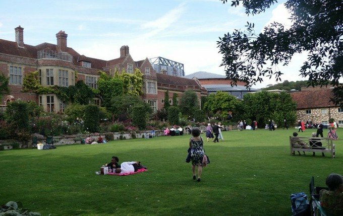 Опера как блестящий светский раут