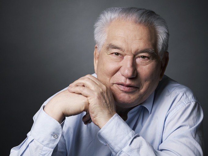 Чингиз Айтматов: «Новая волна в литературе начинается, когда из тысячи выделяется один»