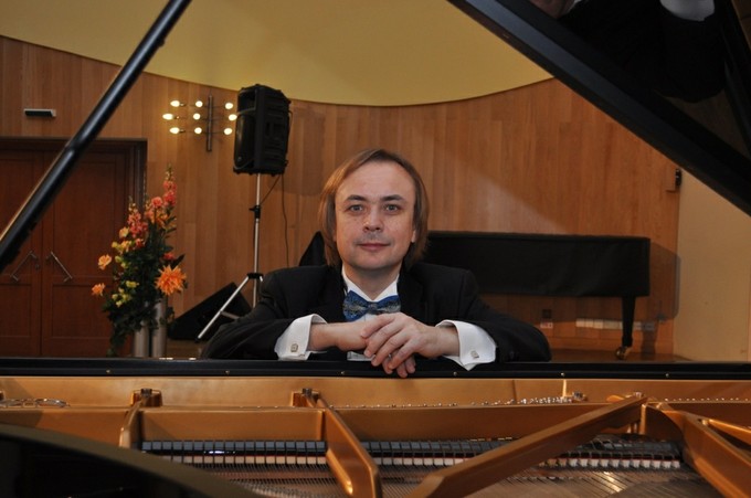 Валерий Кулешов: вся Россия на кончиках клавиш