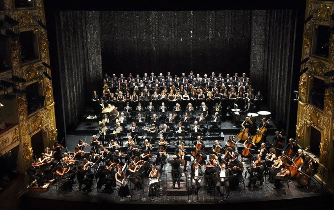 В память великого Паваротти