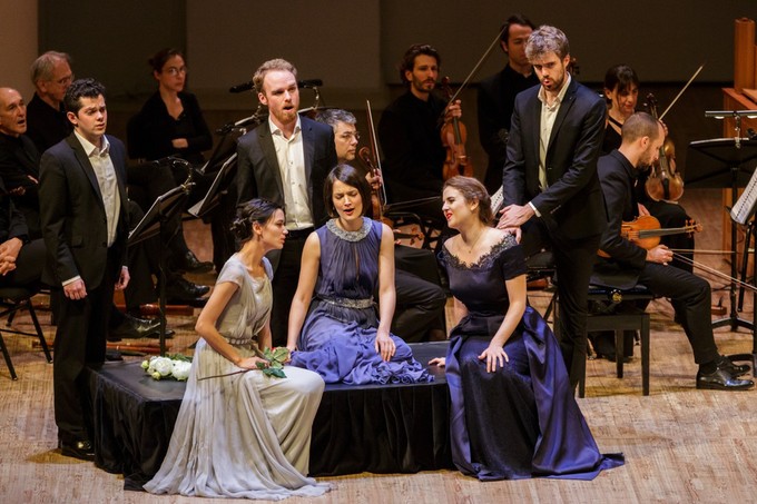 В «Английском саду» Уильяма Кристи