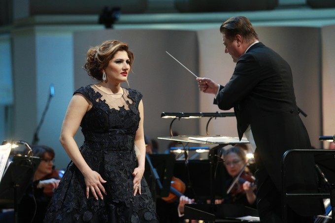 Великому артисту — великие оперы!