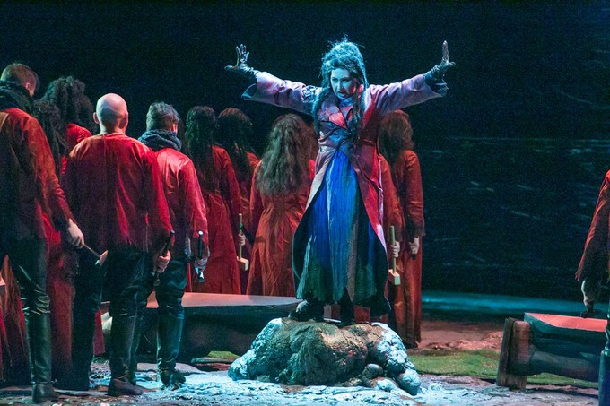 Взойти на жертвенный костёр…