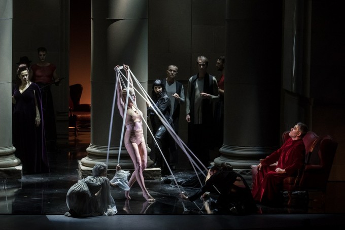 Лунный свет, душный воздух