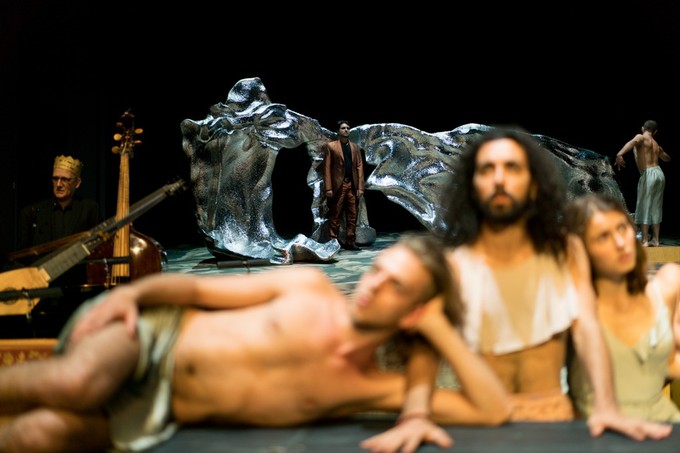 «Во мрак изыди, Добродетель…»