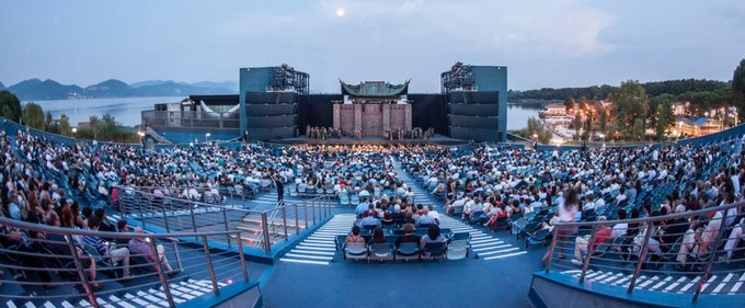 Неудавшийся полёт ласточки