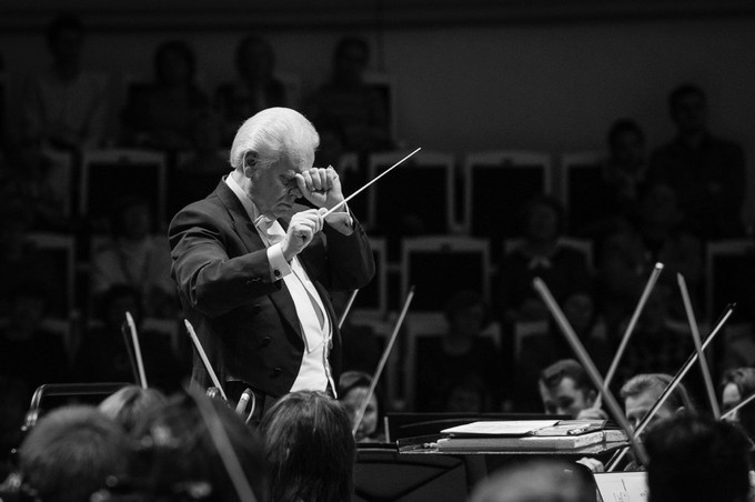 Как собирает линза рассеянные лучи: три концерта Юрия Симонова