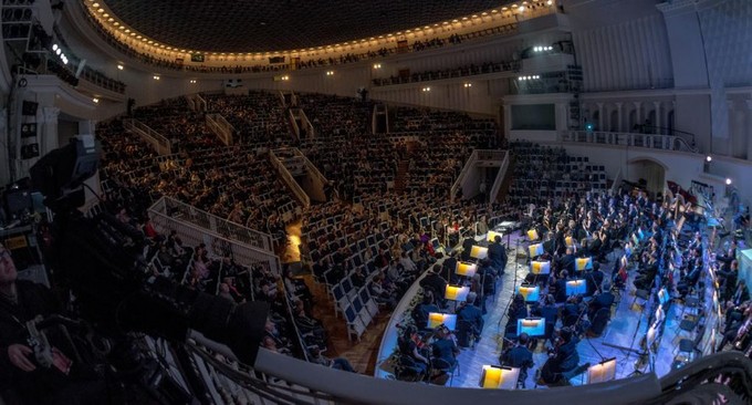 Действие ведут... двойники