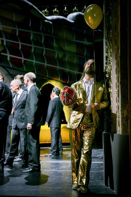 «Борис Годунов» в слепящей золотом постановке Петера Конвичного