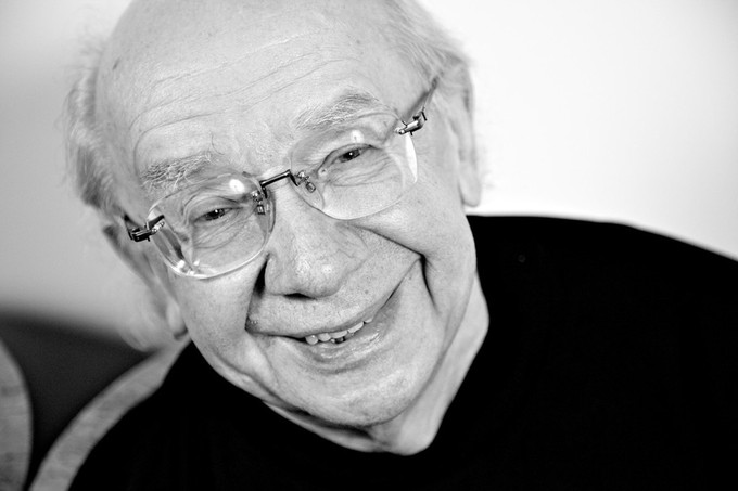 Человек играющий