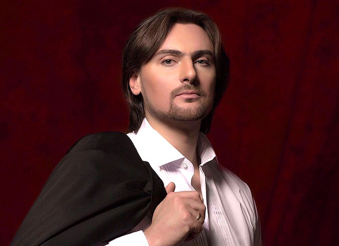 Игорь Головатенко: «Певцы ходят по лезвию ножа»