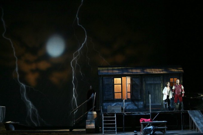 Красное и чёрное