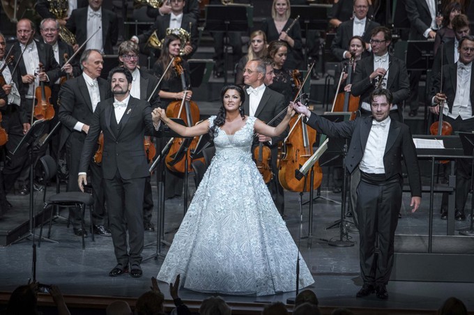 Концерт Анны Нетребко, Юсифа Эйвазова и Михаила Татарникова на юбилейном Зальцбургском фестивале