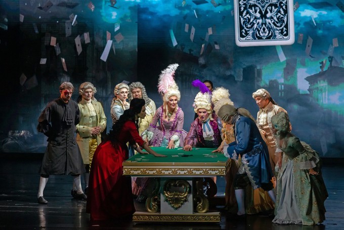 Власть мастей, переходящая в любовь