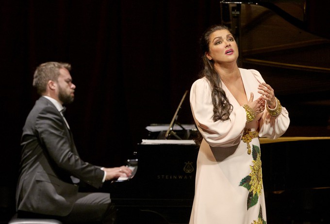 Не пой, красавица, при мне…